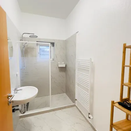 Schoene, Grosse Monteurwohnung